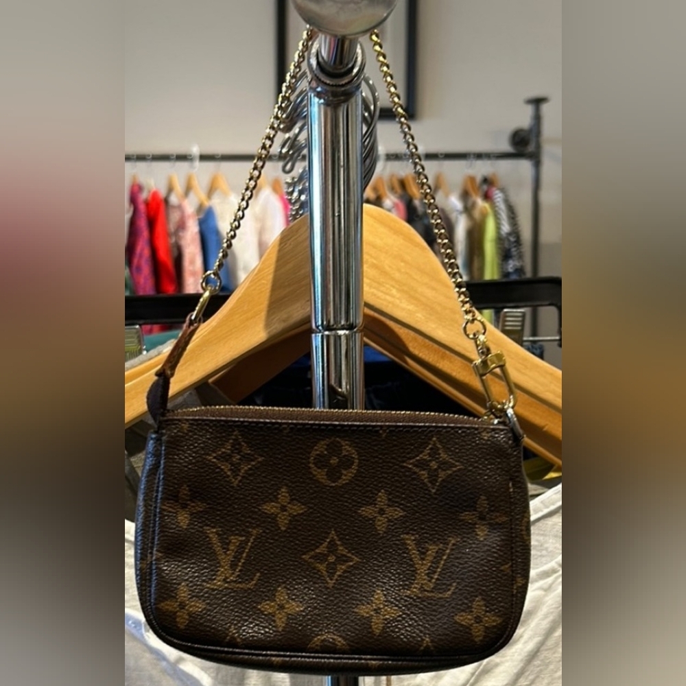 Louis Vuitton Vintage Mini Pochette